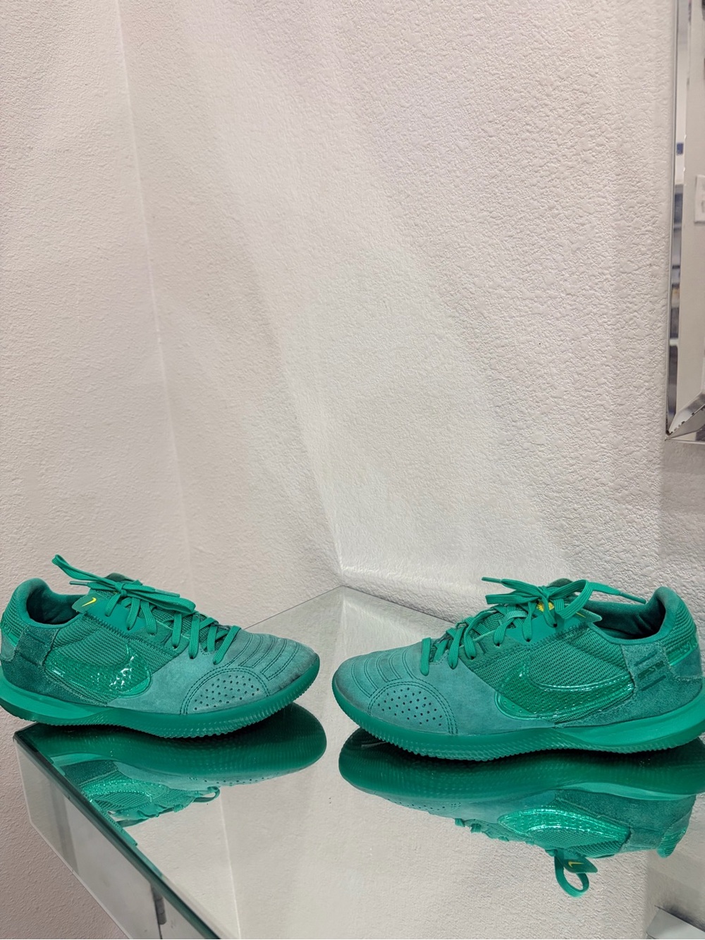 Nike streetgato Men’s size 6.5 Teal Green Low-Top Sneakers